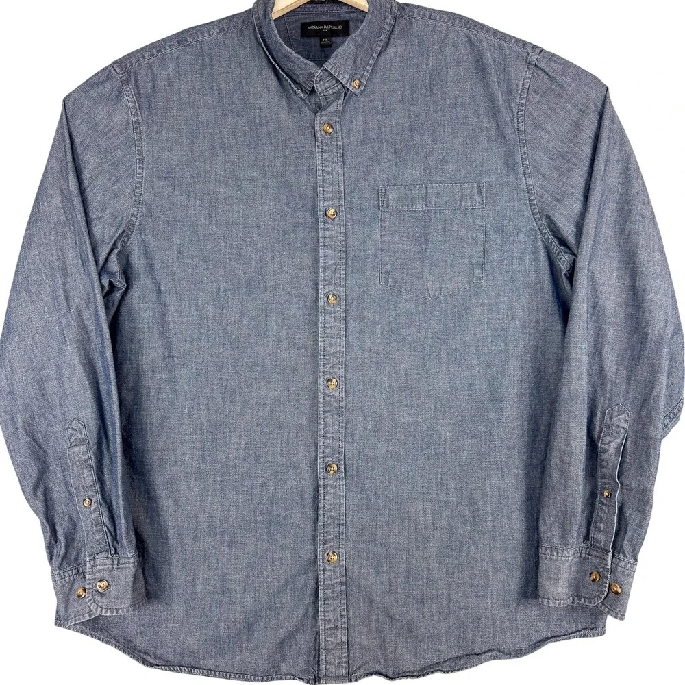 Banana Republic Shirt Mens XL Blue Chambray Untucked Slim Fit Button Down Cotton
